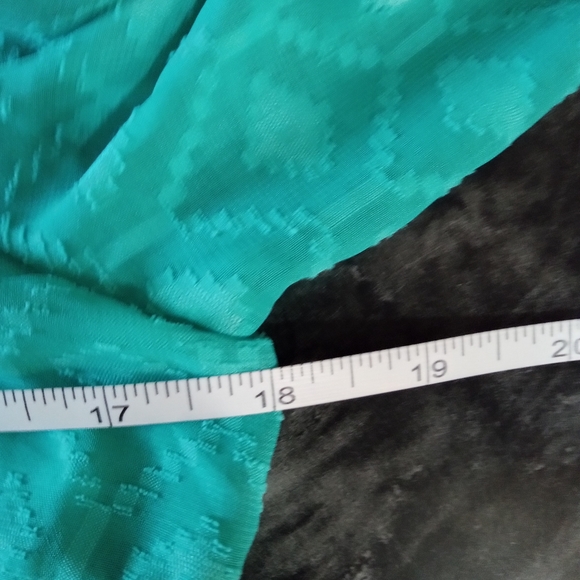 Maurices Dress, Size M, Green Blousen, Key hole back, Open Sleeves, Knee Length - Picture 9 of 12